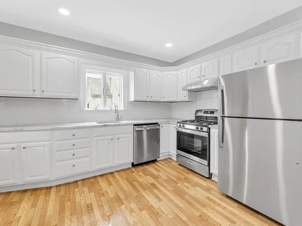 221 Belgrade Ave #2, Roslindale, MA 02131