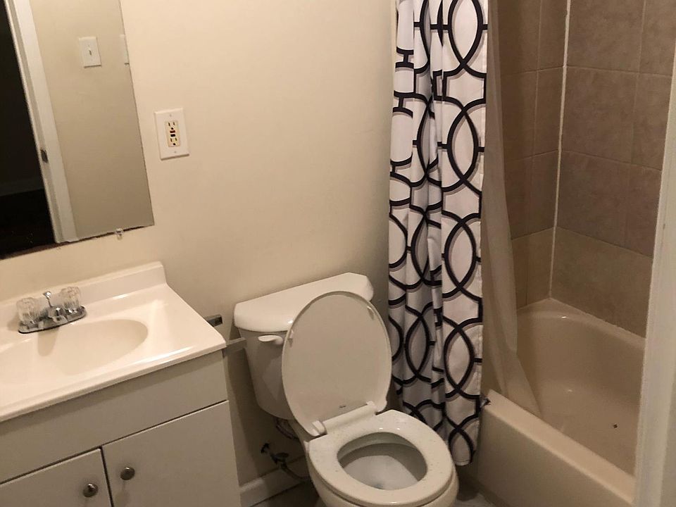 1st image of 1-3258 N Carlisle St #1