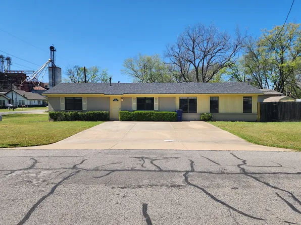 201 N Dobson St, Burleson, TX 76028