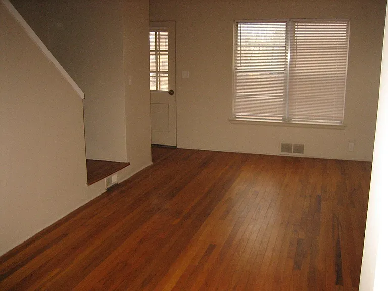 2013 South St — Photo 3