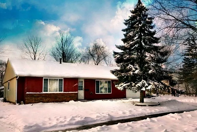 1509 Lincolnwood Dr photo 1