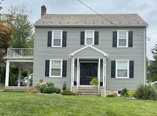 215 E High St, Nazareth, PA 18064