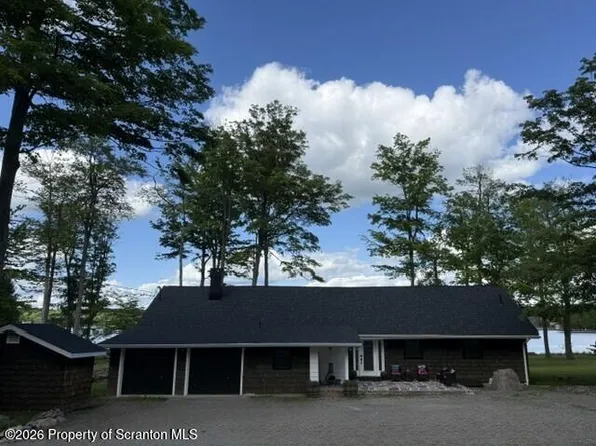 1224 Pocono Dr, Gouldsboro, PA 18424