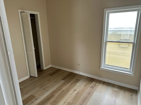 3rd image of 1126 E 10th St #2