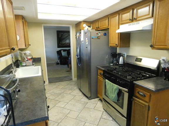 5th image of 2321 W Holt Ave