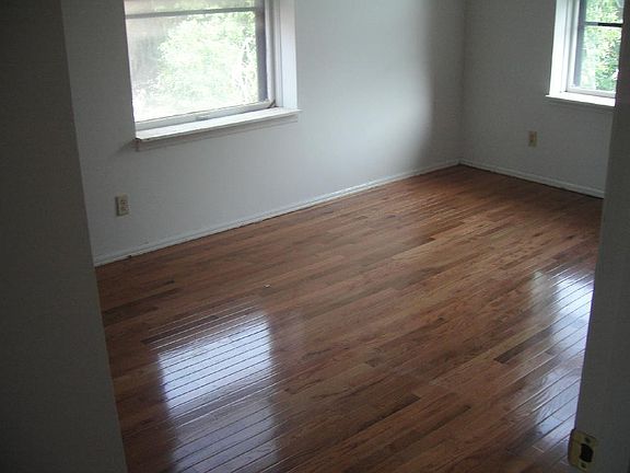2nd image of 4262 Shaw Blvd