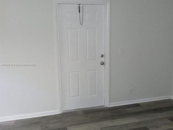 5th image of 401 SE 23rd Ave APT C