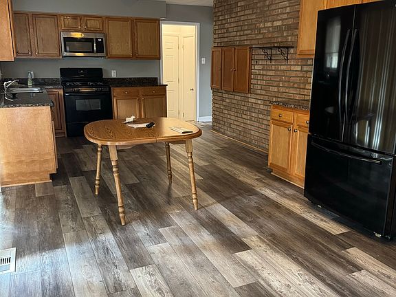2nd image of 6995 Lahser Rd