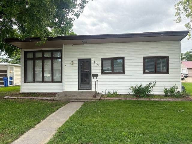 1st image of 1119 I Ave