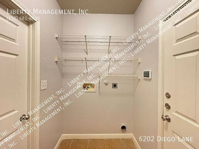 6202 Diego Ln — Photo 16