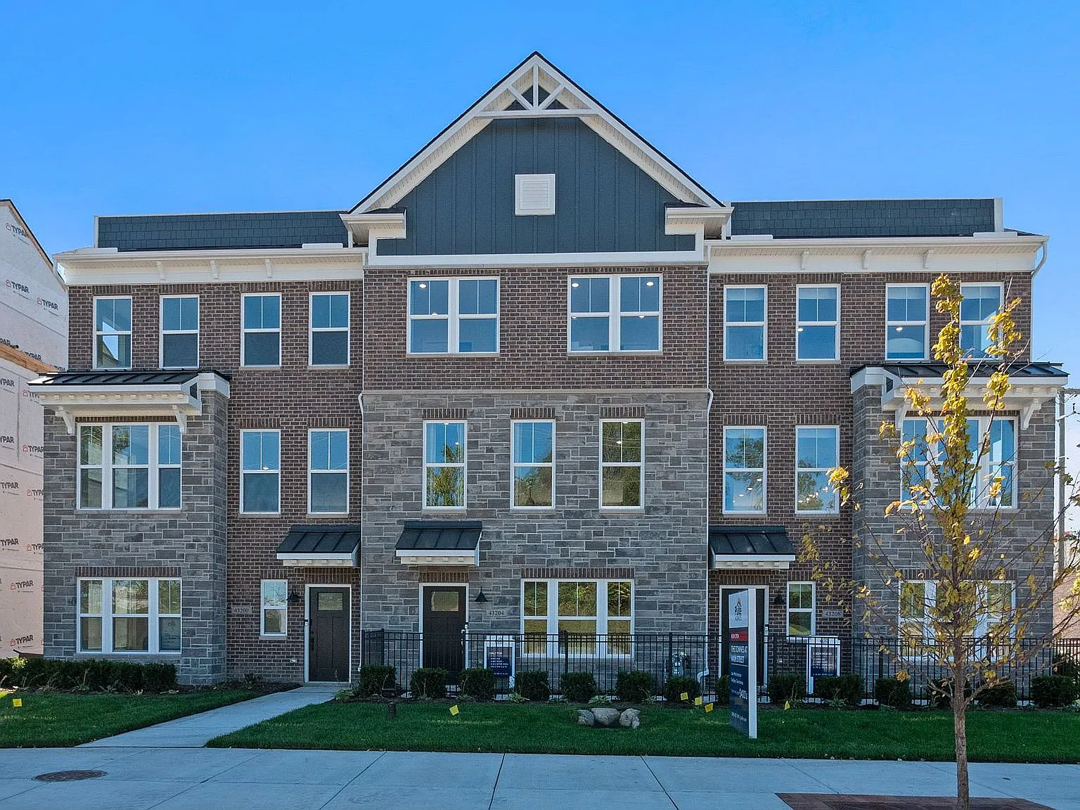 4 bed, 3.5 bath, 2545 sqft, $3,600 — Photo 1