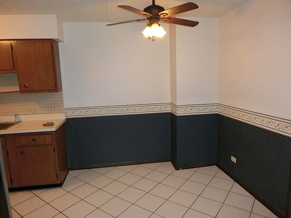 3rd image of 16622 Theresa Ln APT 204