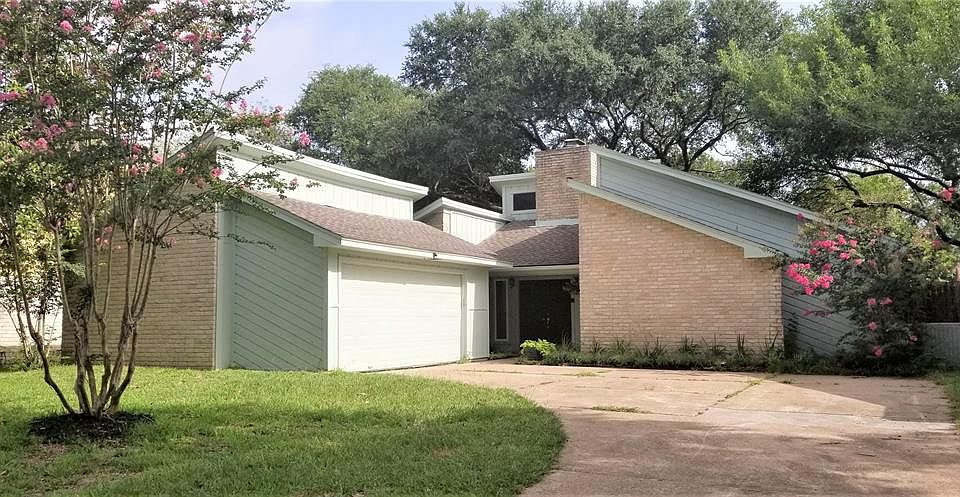 1st image of 4710 Blueberry Hill Dr
