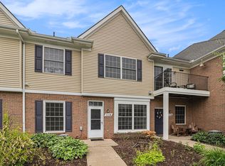 1114 Rial Lake Dr, Howell, MI 48843