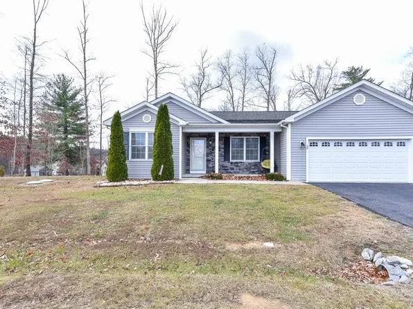 39 Bacon Ct, Hedgesville, WV 25427