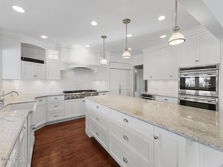 954 Barnegat Ln — Photo 30