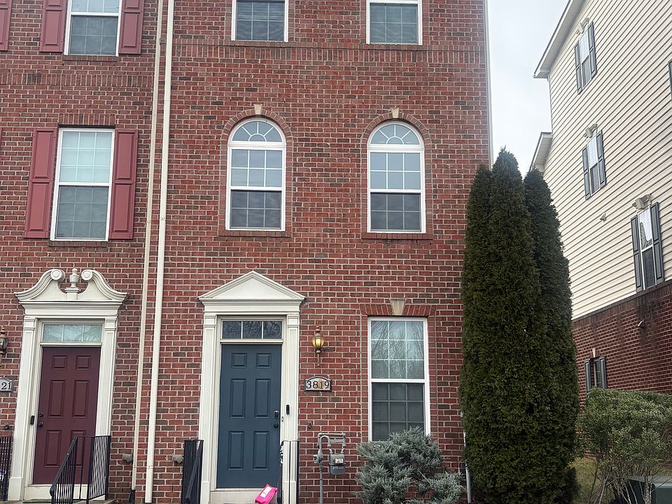 1st image of 3819 Commodore Joshua Barney Dr NE