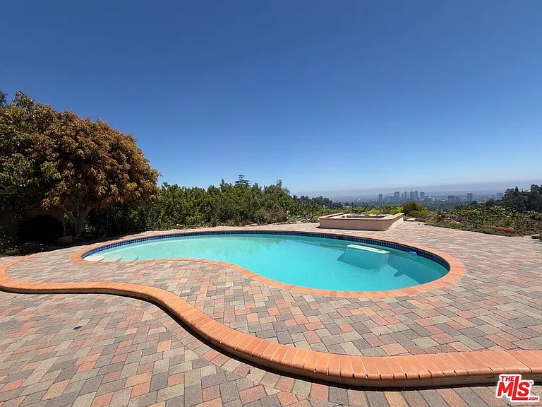 10723 Stradella Ct — Photo 16