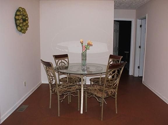 5th image of 120 Sampson St