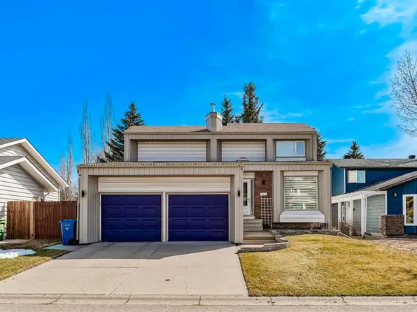 28 W Deercross Way SE, Calgary, AB T2J 6E3