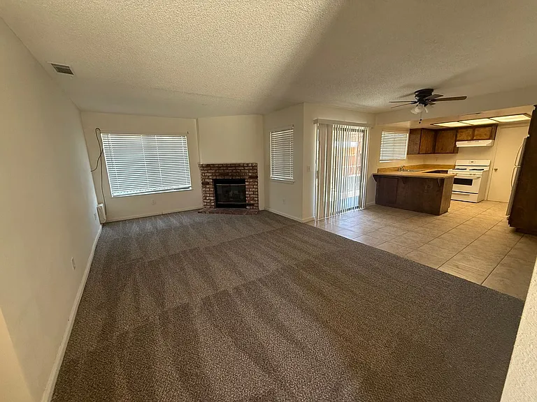 20318 Thunderbird Rd — Photo 2