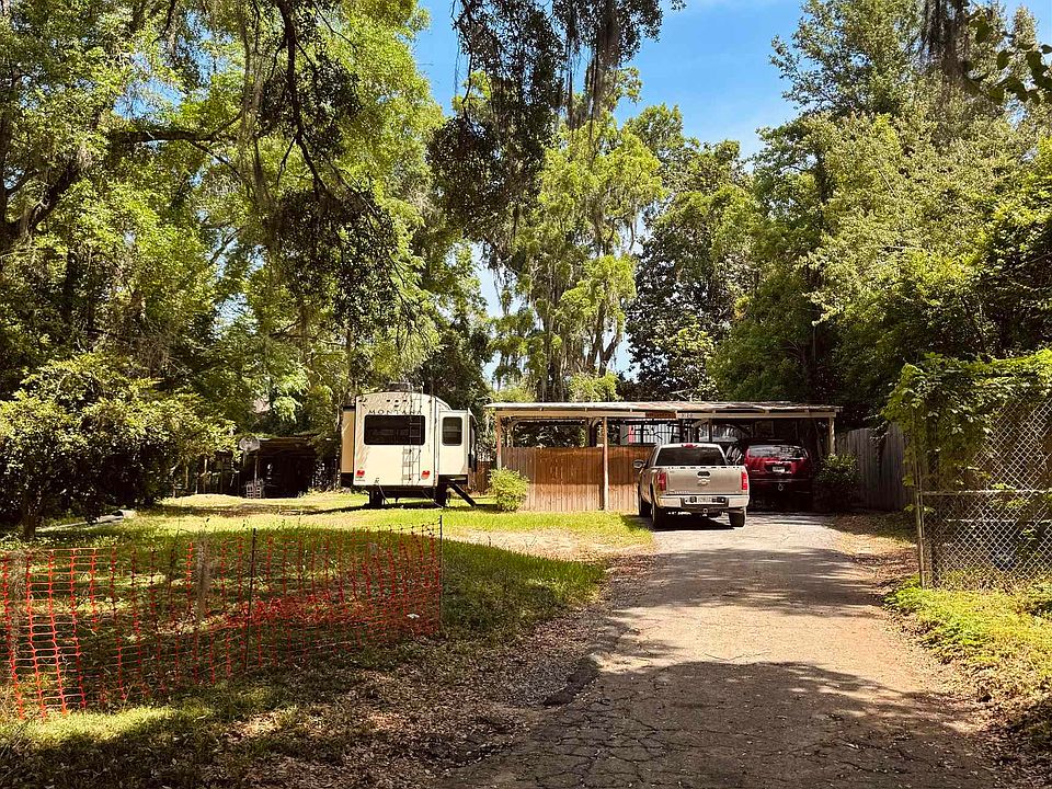 2nd image of 3122 Bicycle Rd
