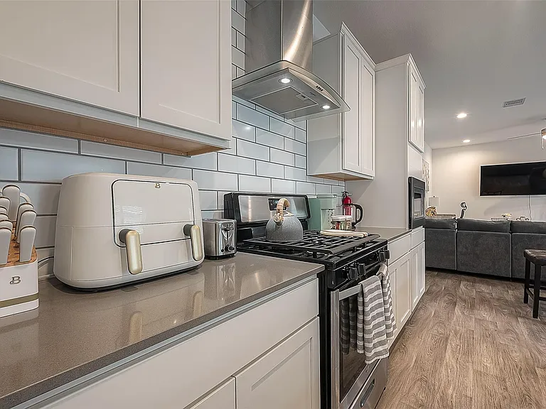 2919 Stamford Hill Ln — Photo 14