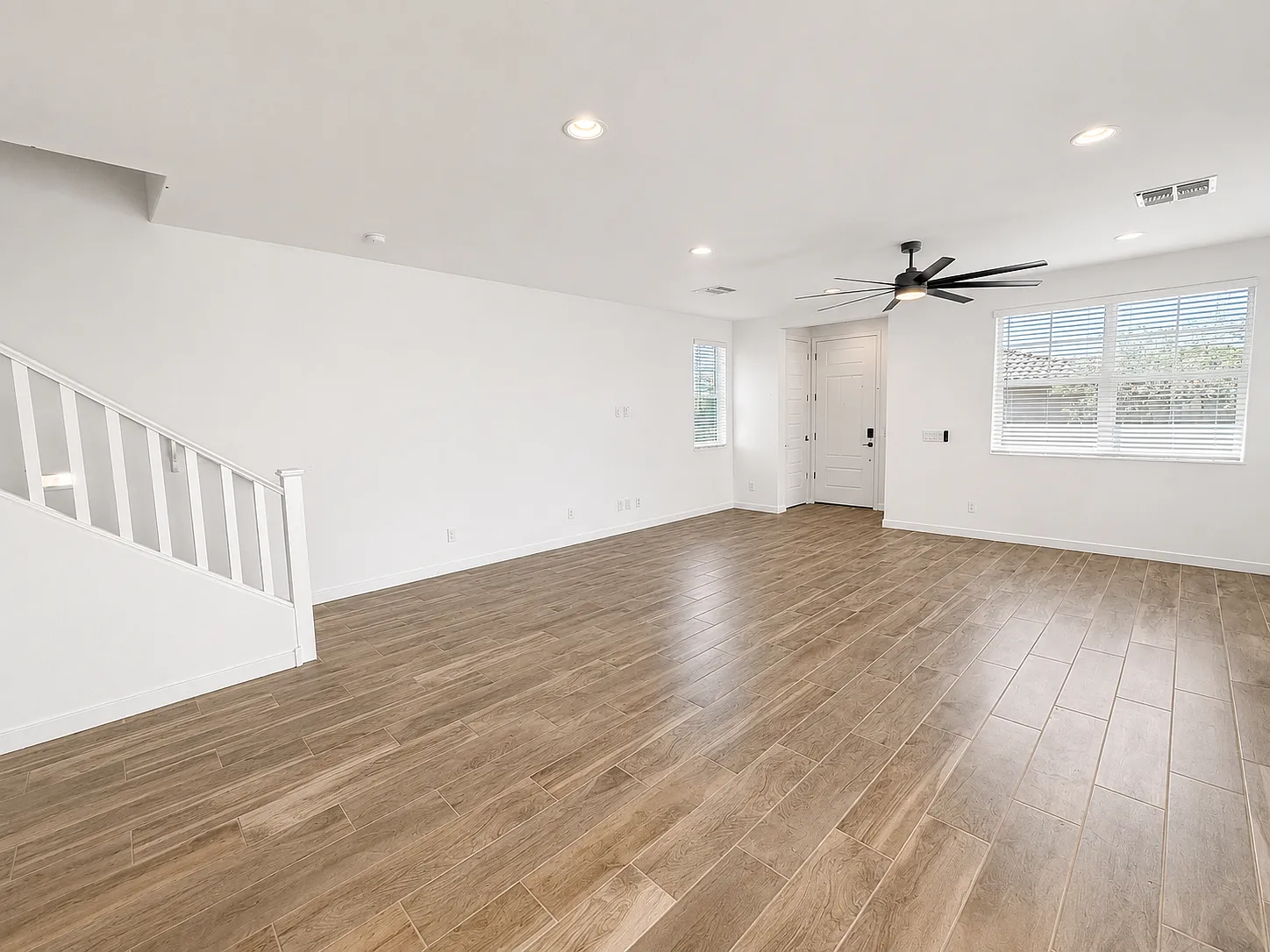 4 bed, 3.5 bath, 2070 sqft, $2,895 — Photo 3