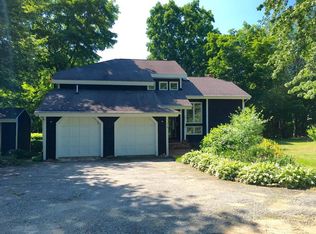310 Farrington Rd, Barre, MA 01005