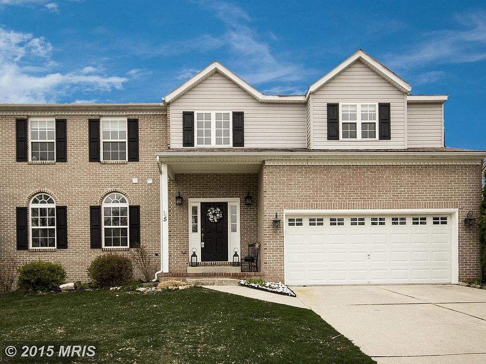 1st image of 5 Brook Hill Ct
