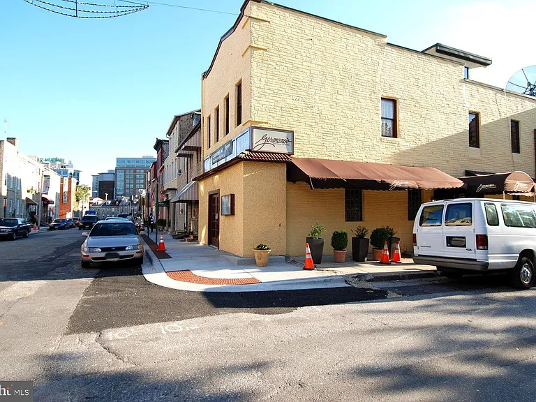 2106 Fleet St — Photo 69