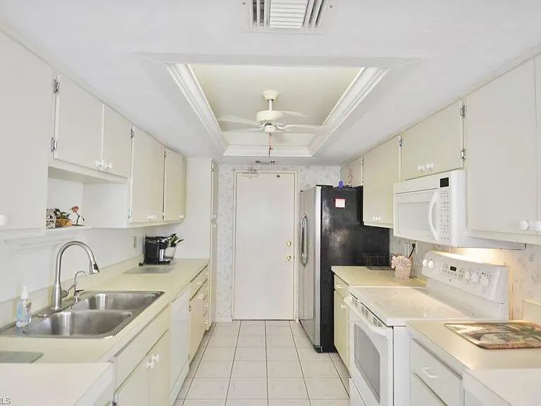 1100 S Collier Blvd #721 — Photo 6