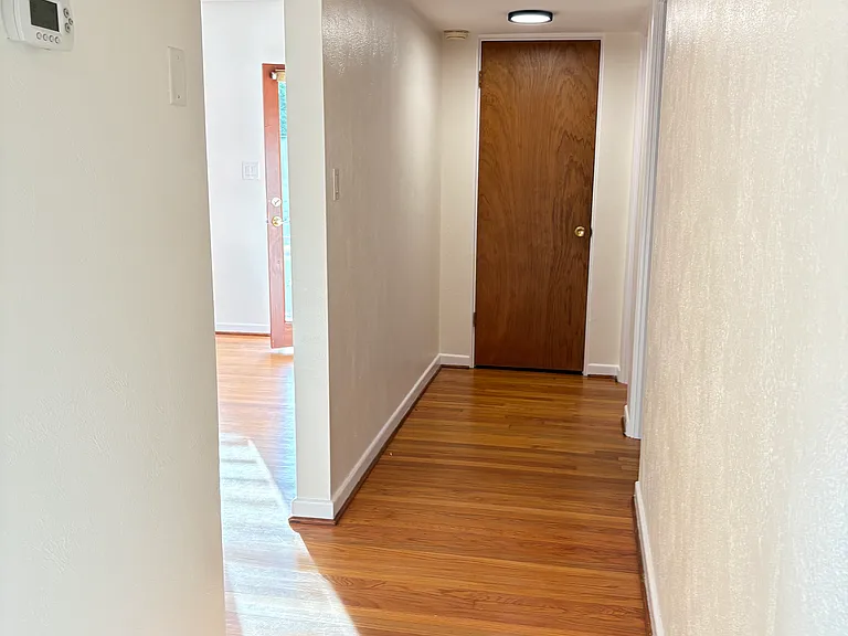 3243 N Orange Ave — Photo 17