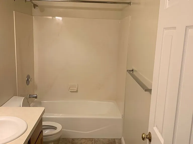 672 N 500 W #107 — Photo 16