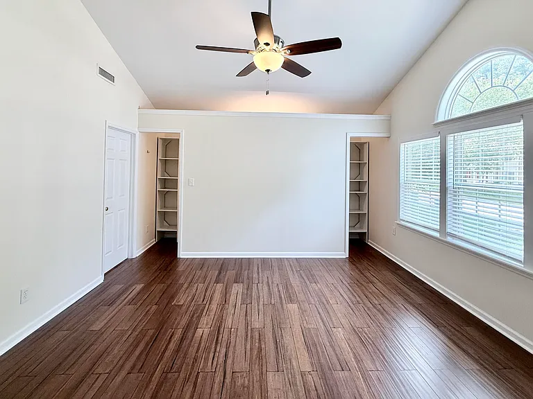 2729 E Shoreham St — Photo 34