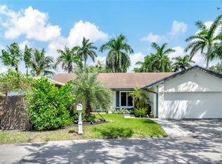 63 Forest Cir, Cooper City, FL 33026