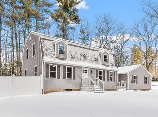 12 Oak Ridge Rd, Sandown, NH 03873