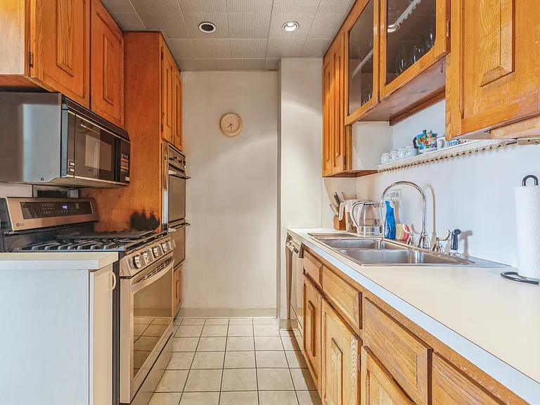 303 E 57th St #45D — Photo 6
