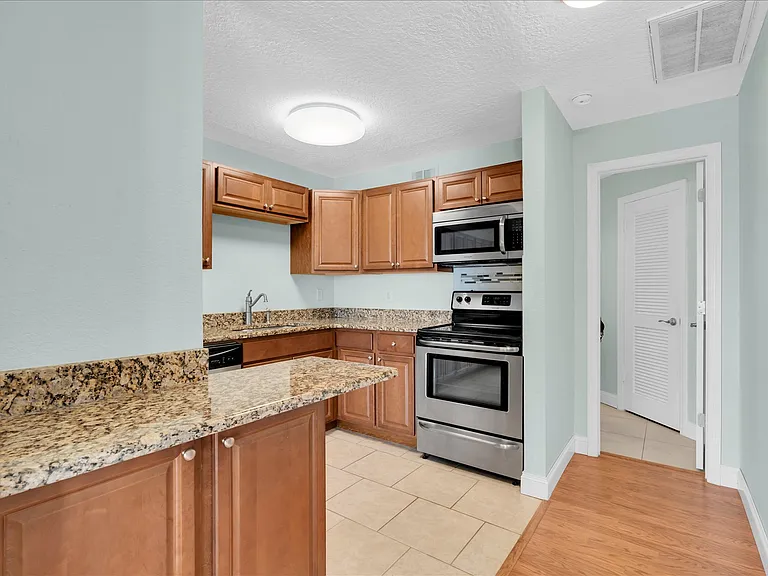 Coquina Key Dr SE — Photo 12