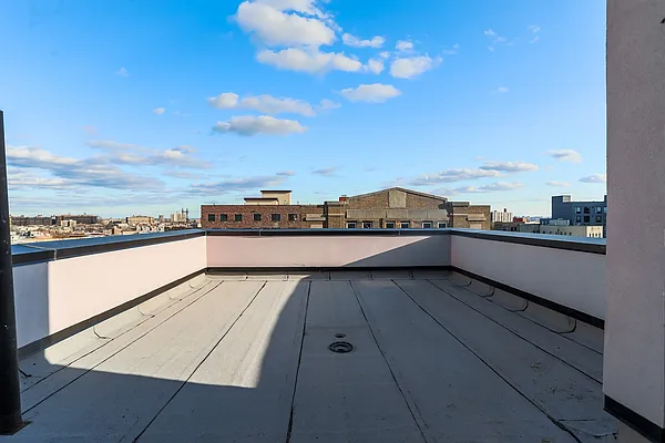 Rented by Voro, LLC | media 3