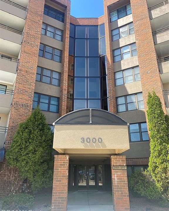 1st image of 3315 Country Club Dr