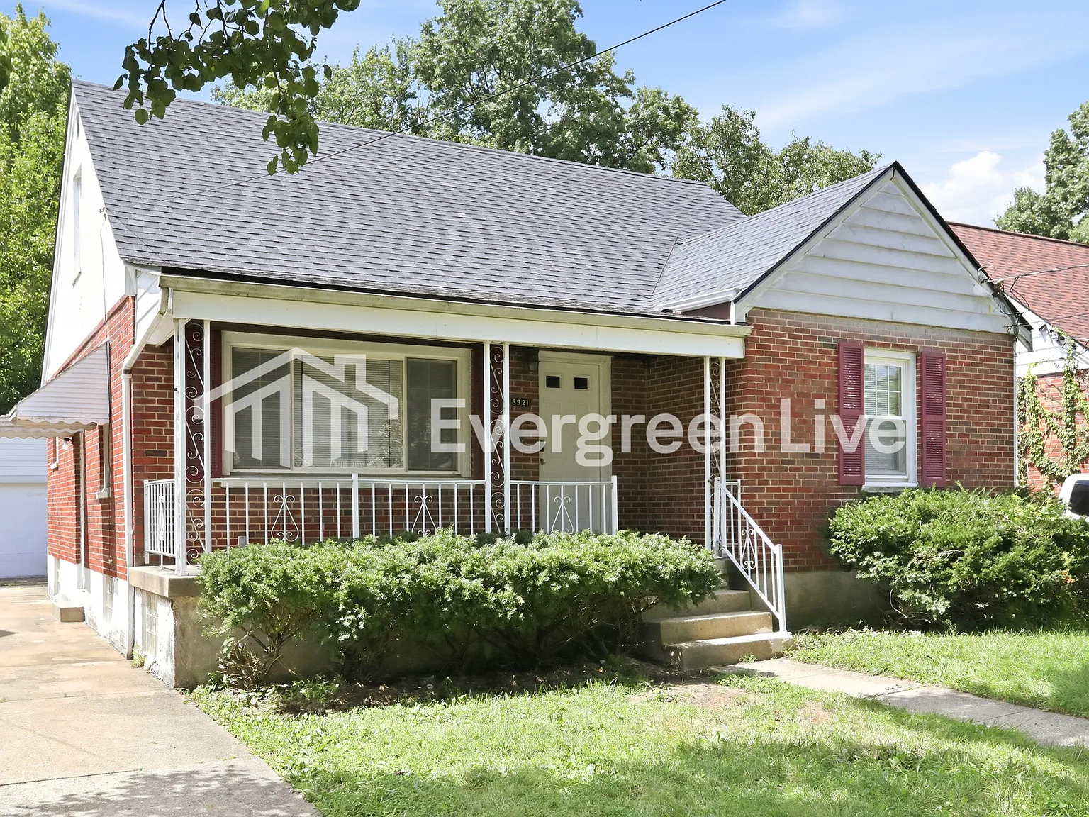 3 bed, 1.0 bath, 1363 sqft, $1,645 — Photo 2