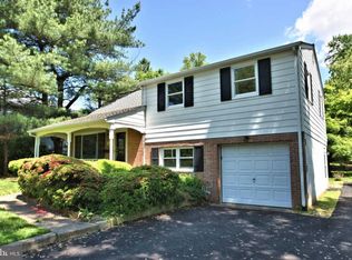 1905 Sycamore Ln, Flourtown, PA 19031