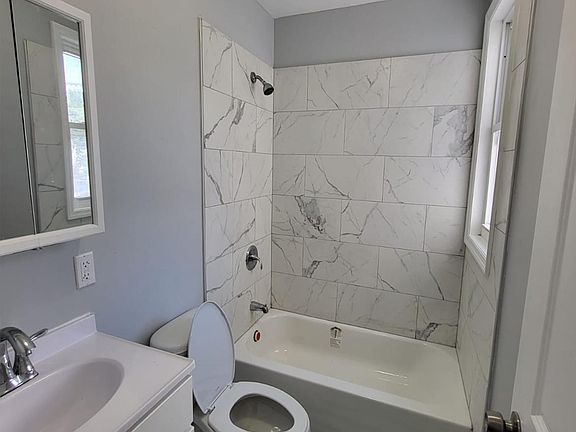 3rd image of 432 Avon Ave #1A