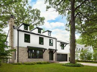 179 Indian Tree Dr, Highland Park, IL 60035