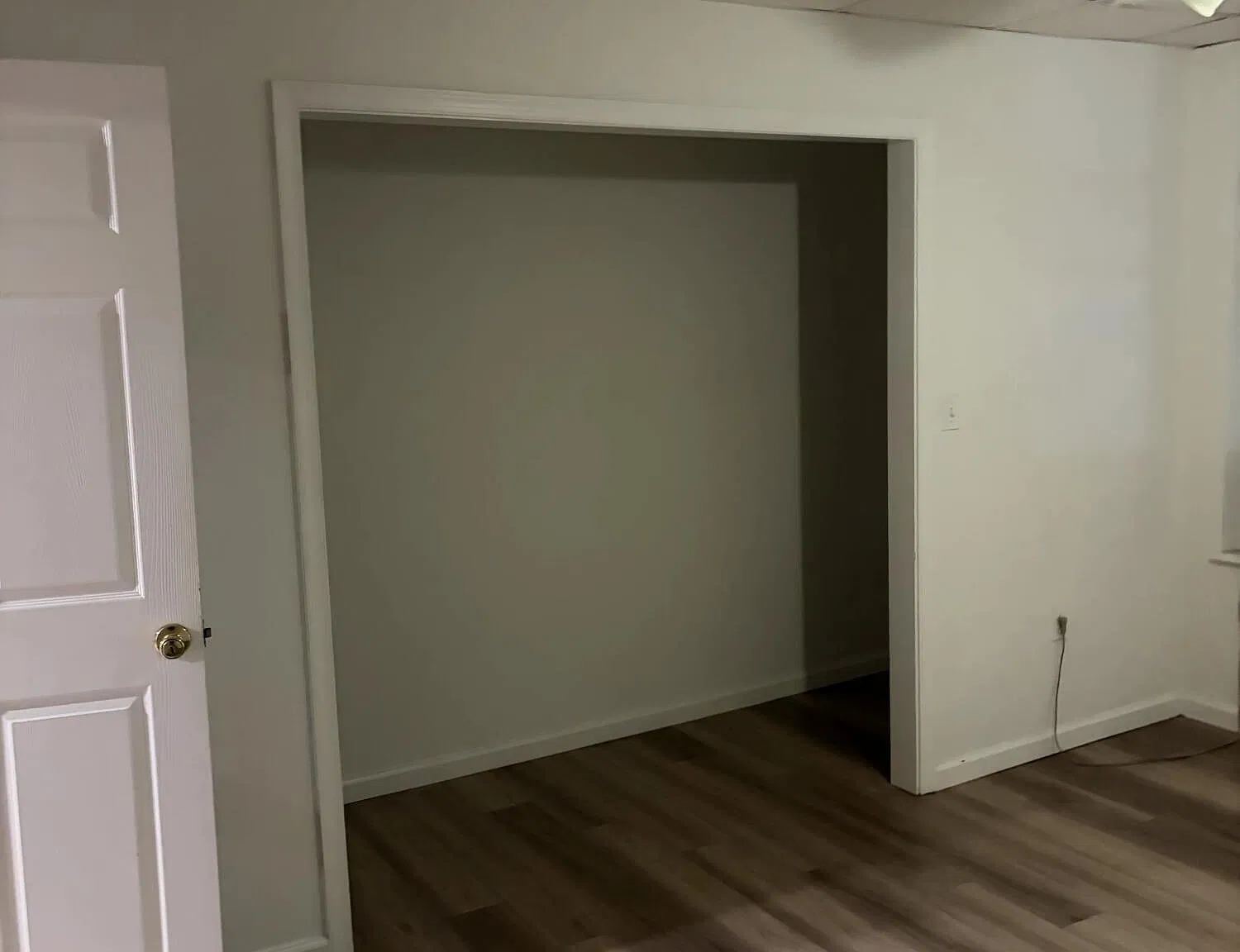 3 bed, 1.0 bath, 900 sqft, $1,200 — Photo 3