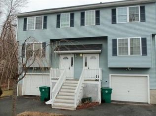 27 Townsend Ave, Lowell, MA 01854