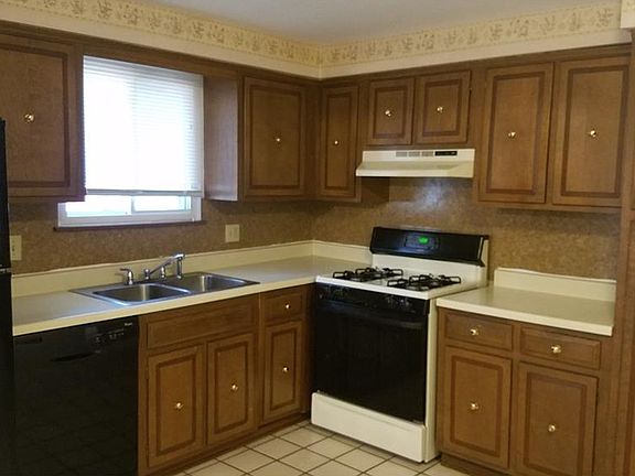 3rd image of 24980 Antler Dr