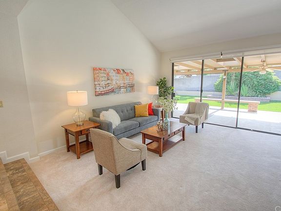 3rd image of 985 El Mirador St