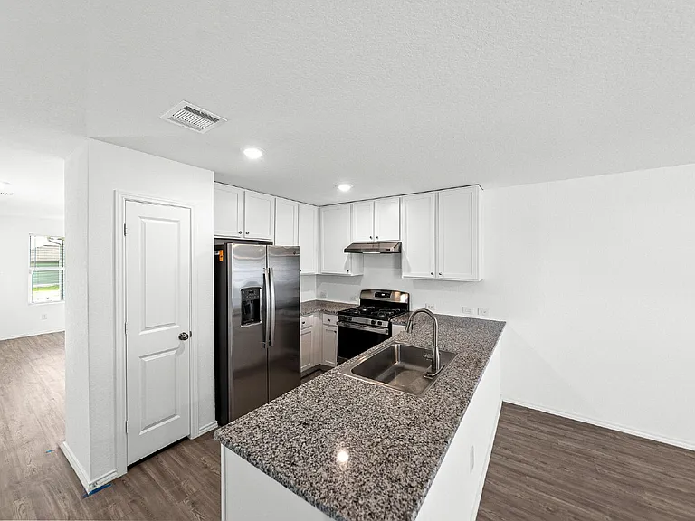 8802 McCoy Pass — Photo 13